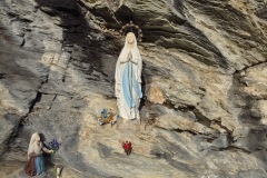 La grotta di Lourdes di Fraciscio
