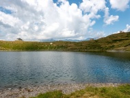 Lago d'Emet e il rifugio Bertacchi.